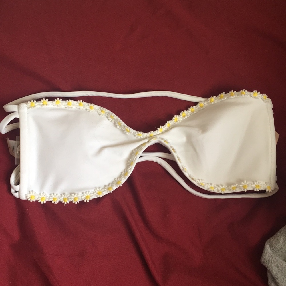 kovey white daisy trim ripple bandeau small